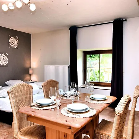 Casa vacanze In Ardennes With Scenic Terrace, Cleaning Included Heuem