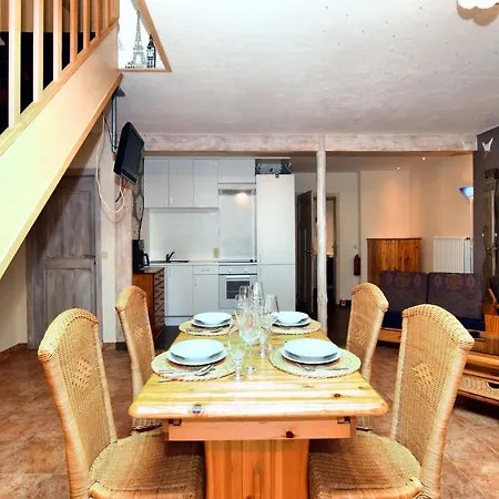 Casa vacanze In Ardennes With Scenic Terrace, Cleaning Included Heuem