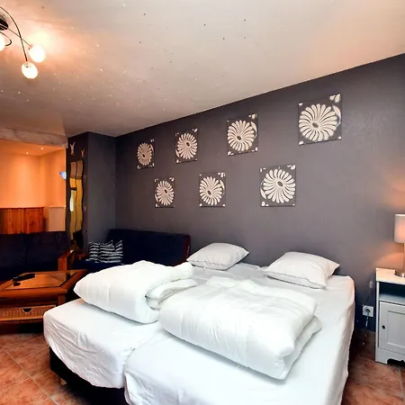 Casa vacanze In Ardennes With Scenic Terrace, Cleaning Included Heuem